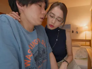 Gái ngành trung quốc ê ẩm lỗ lồn vì anh khách buồi to