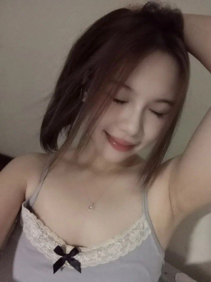 Nhẹ nhàng liếm cục thịt cưỡi ngựa lúc khách đang ngủ