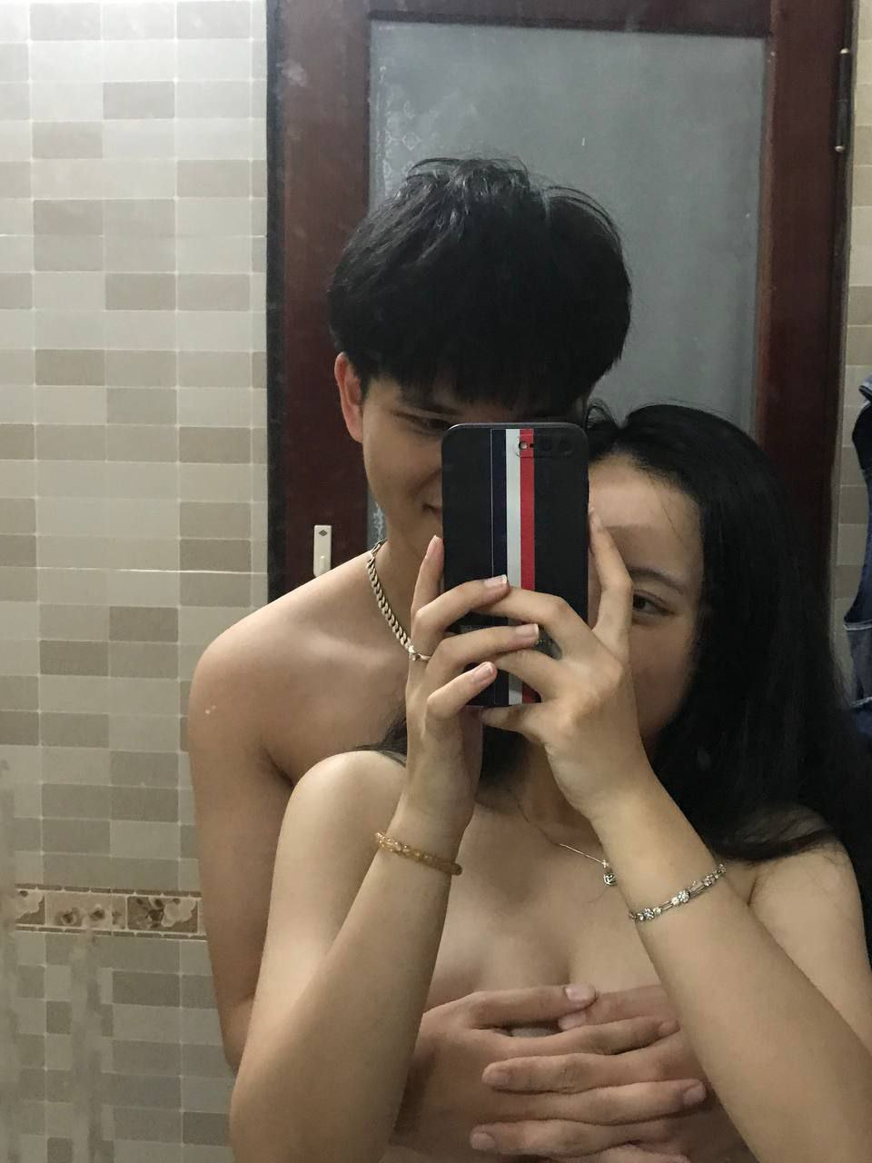 Chỉ với 1000 yên, bạn sẽ được idol jav phục vụ tại một quán bar