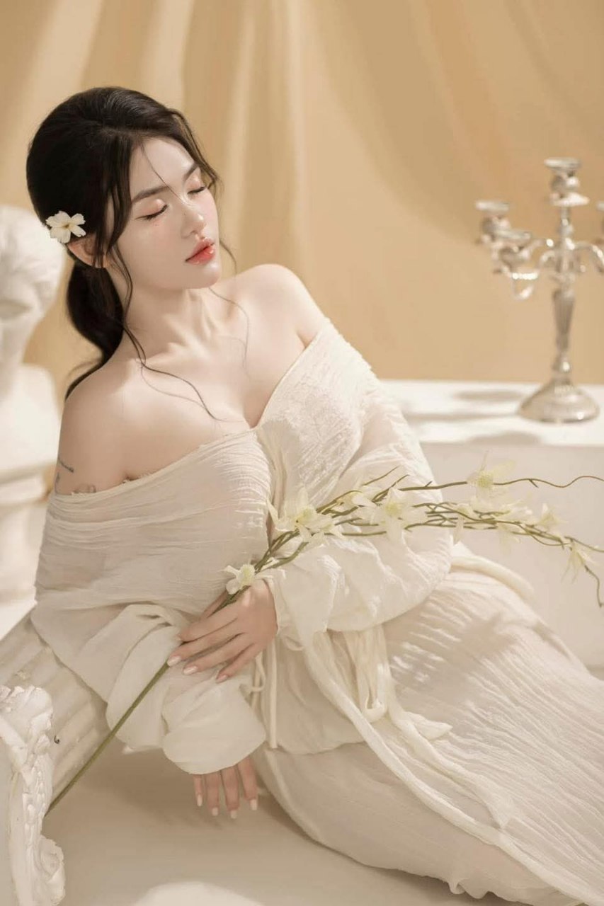 Chồng yêu thường đi bàn việc làm ăn xa, Cô vợ ở nhà không thoát khỏi tay bố Người chồng đầy kinh nghiệm
